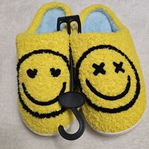 Yellow Smiley Face Women's Slippers